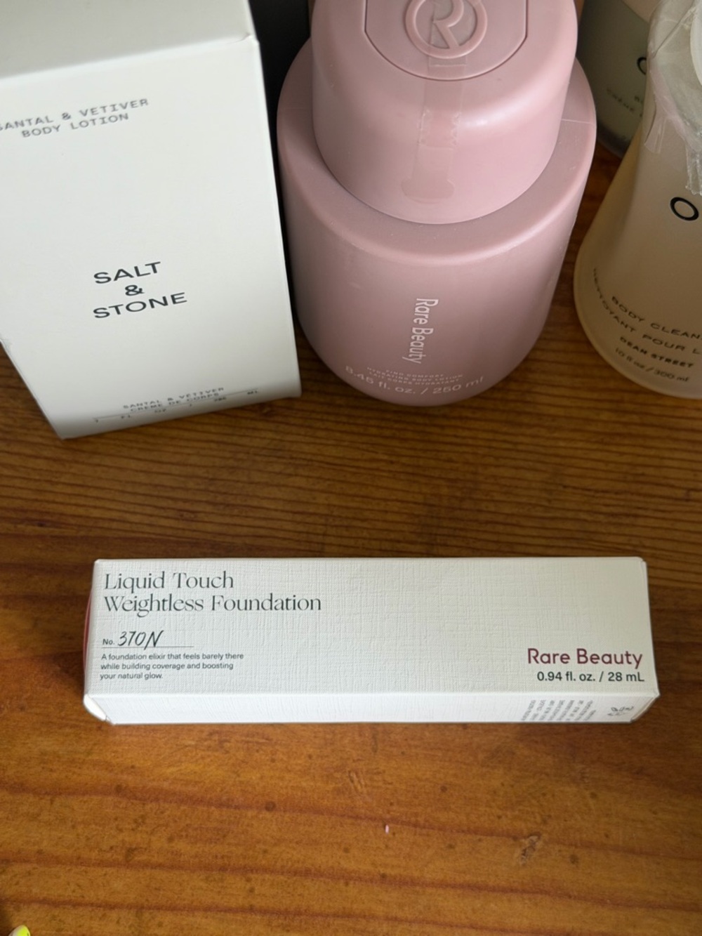 Rare Beauty Liquid Touch Weightless Foundation — Cream/Tan